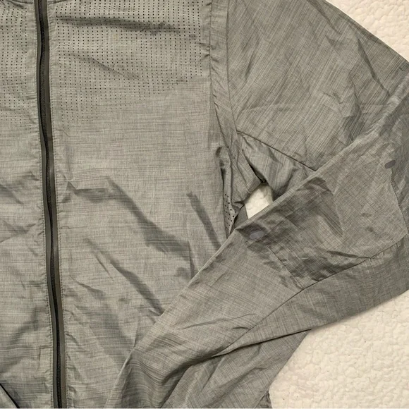 NIKE Lux Iridescent Convertible Running Jacket - Picture 5 of 12